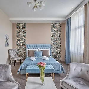 Adria Карловы Вары