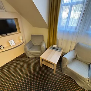 Excellent In Center 5 Min Walk From The Colonnade Apartment